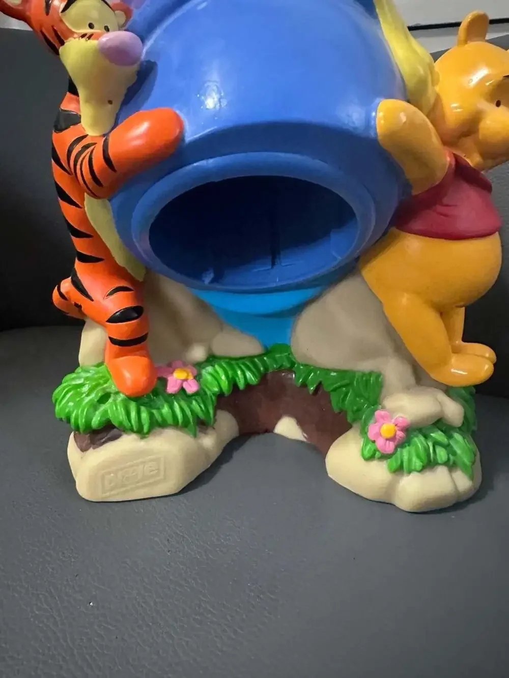 Vintage 2002 Disney Winnie the Pooh and Tigger Honey Dixie Cup Dispenser Bath